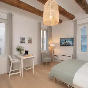 Apartment Design Vieux Port