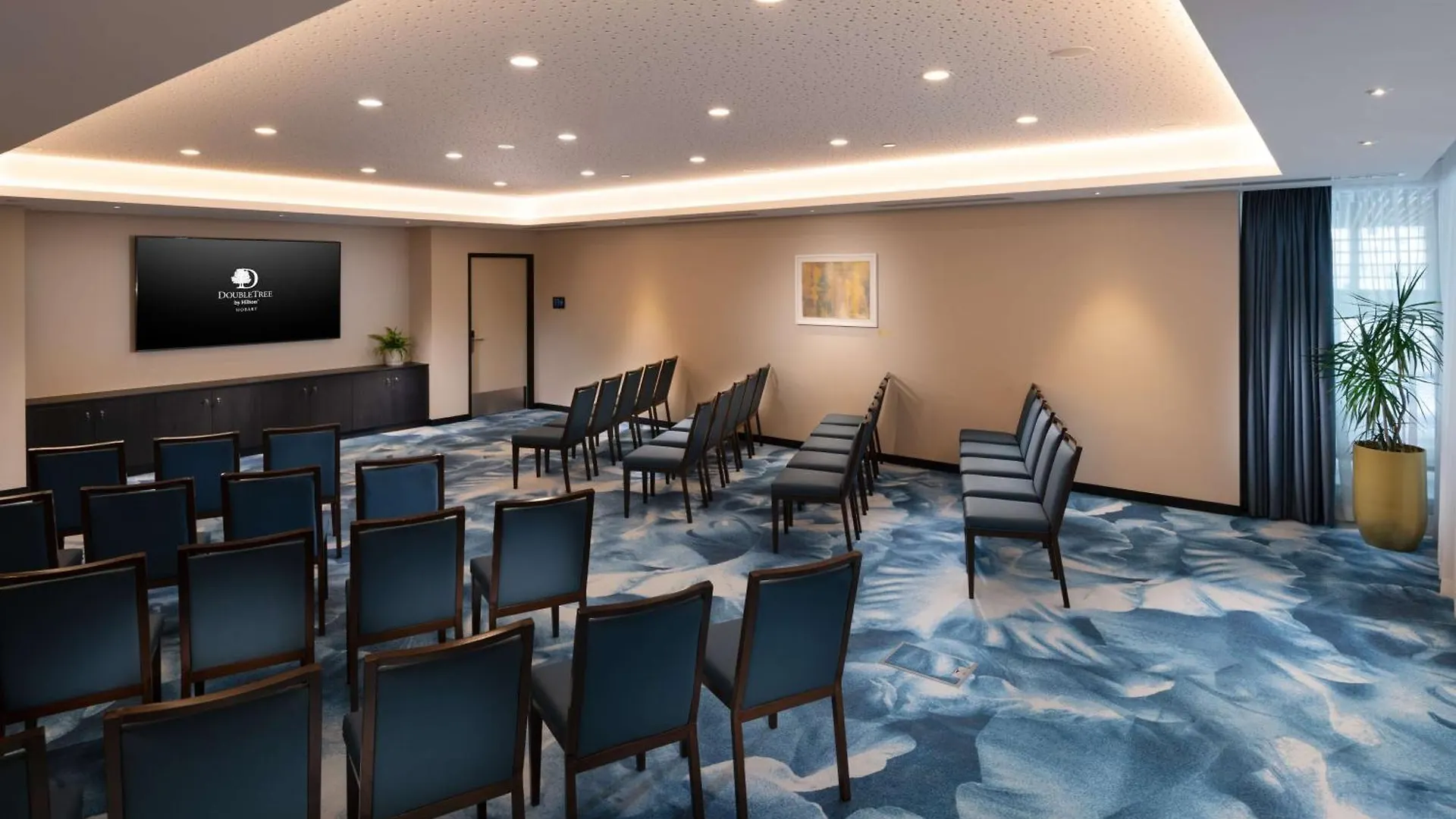 Doubletree By Hilton Hobart Hotel